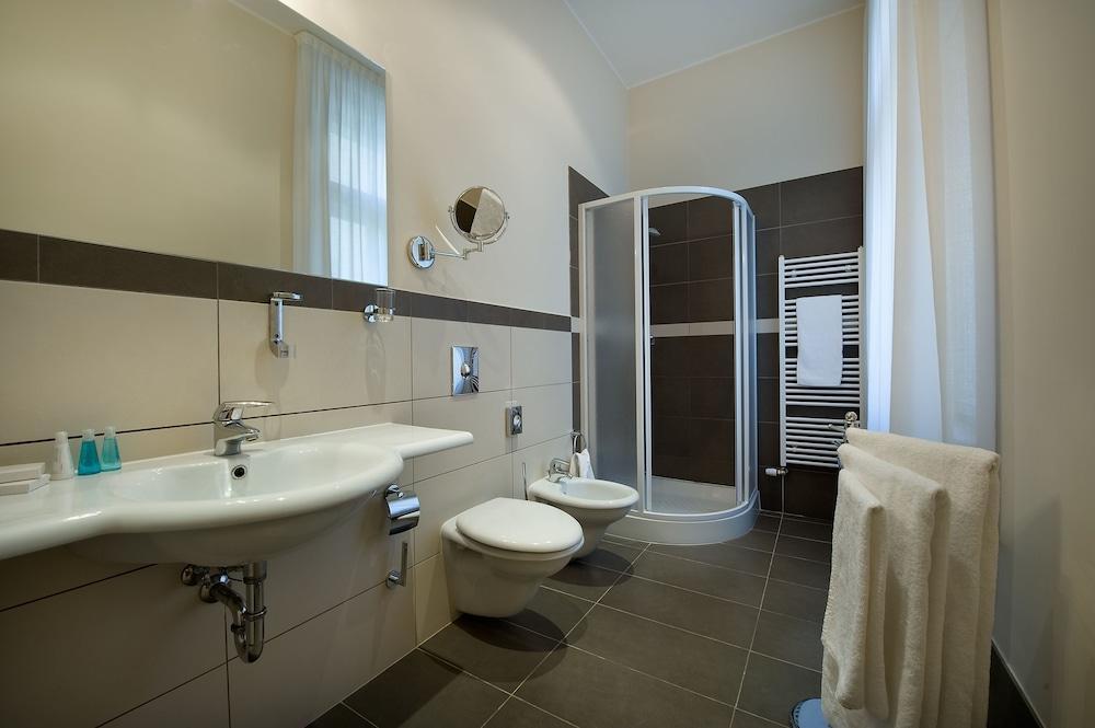 Sovereign 4*