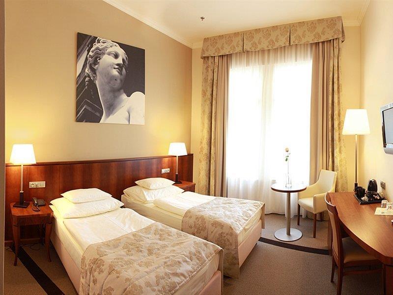 Sovereign Hotel