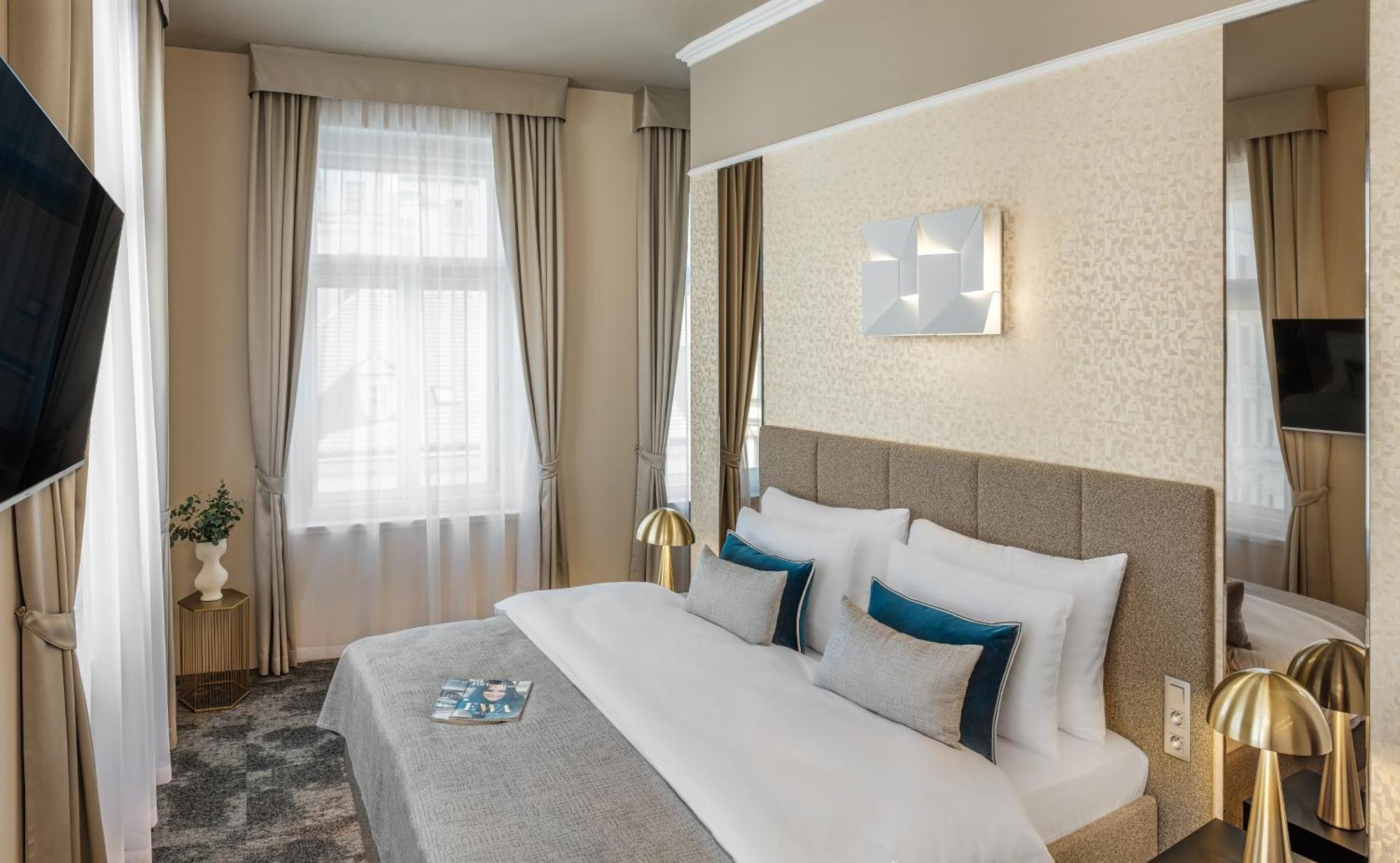 Sovereign Hotel 4*
